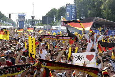 WM-Fanmeile vor dem Spiel Deutschland gegen Portugal, Berlin