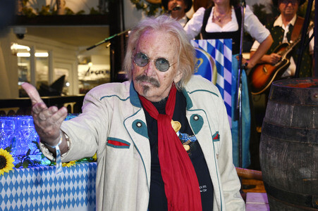 Wiesn Anstich 2026 im Hofbräu Berlin
