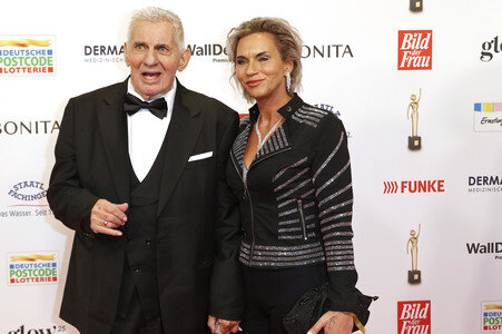 Goldene Bild der Frau 2025 in Hamburg