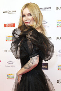 Goldene Bild der Frau 2025 in Hamburg