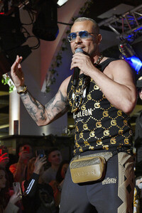Dr. Sindsen Fashion Show 'Ikone' in Berlin