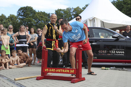 Wassersprung-Show 'Sprung meines Lebens' in Halle