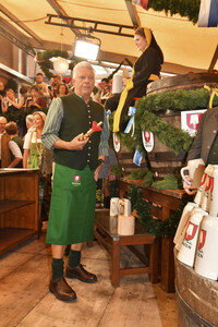 Wiesn Anstich im Schottenhamel Festzelt auf dem Oktoberfest 2025 in München