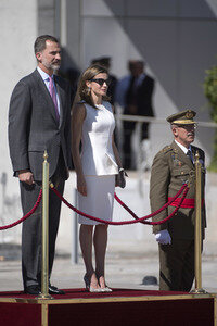 Königin Letizia und König Felipe beim Abflug am Flughafen Madrid-Barajas