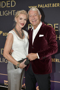 Weltpremiere der 'Blinded by Delight' Grand Show 2025 in Berlin
