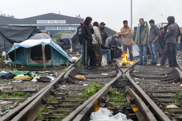 Flüchtlinge im Flüchtlingslager in Calais