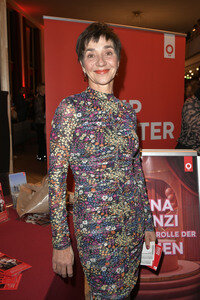 Theaterpremiere 'Carmen darf nicht platzen' in Berlin