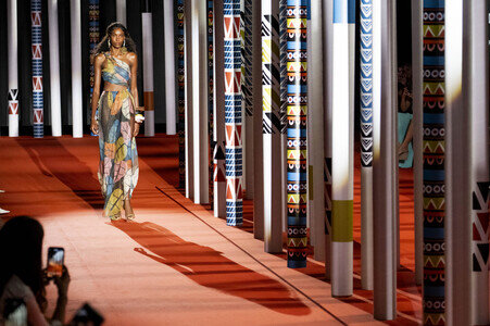 Dolores Cortés Fashion Show auf der Merceds-Benz Fashion Week M