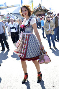 Damen-Wiesn 2015 von Unternehmerin Regine Sixt auf dem Oktoberfest in München