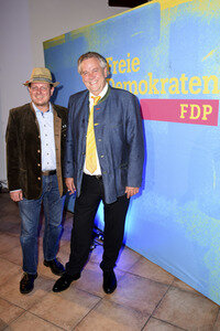 Liberaler Bieranstich der FDP in Grasbrunn