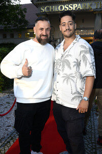 Theaterpremiere 'Der eingebildet Kranke' und 90. Geburtstag von Dieter Hallervorden in Berlin