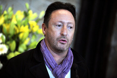 Jullian Lennon und die Lupus Foundation schalten lila Licht am Empire State Building an, New York