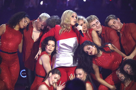 TV-Show 'Silvester-Schlagerbooom 2026 live - Die Wunderlichtershow!' in München