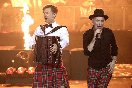 TV-Show 'Silvester-Schlagerbooom 2026 live - Die Wunderlichtershow!' in München