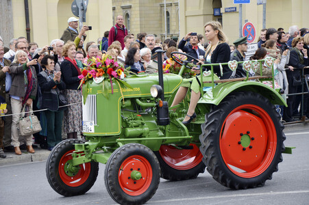 Trachten- und Schützenzug 2015 in München