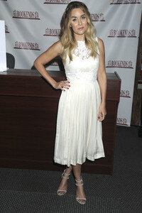 Buchsignierstunde mit Lauren Conrad in Ridgewood