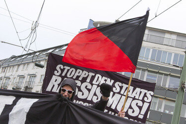 Demonstration vor dem Privathaus von Innensenator Henkel, Berlin