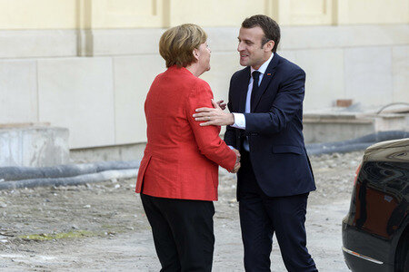 Angela Merkel emfpängt Emmanuel Macron in Berlin