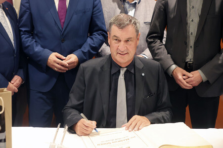 Sven Schulze und Markus Söder beim Landtagswahlkampf in Sachsen-Anhalt in Wernigerode