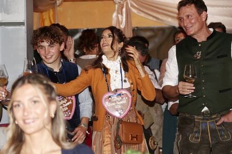 Cathy Hummels Wiesn-Bummel beim Oktoberfest 2026 in München
