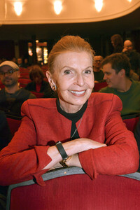 Theaterpremiere 'Wer schießt auf Frau Hummel?' in München