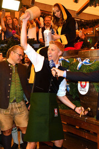 Wiesn Anstich im Schottenhamel Festzelt auf dem Oktoberfest 2026 in München