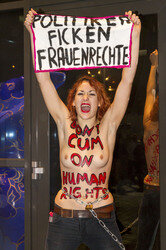 Femen Aktivistinnen stürmen das Bordell 'Artemis', Berlin