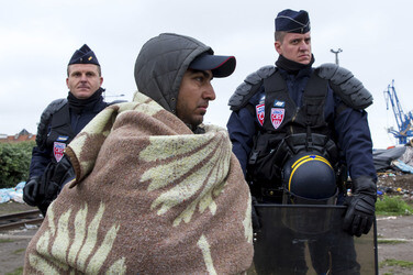 Französische Polizei räumt Flüchtlingslager bei Calais