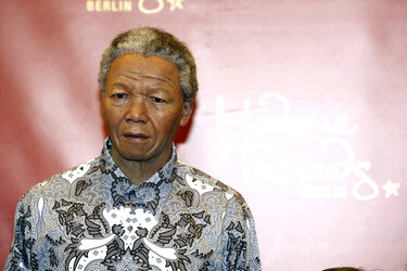 Enhüllung der Wachsfigur von Nelson Mandela,  Berlin