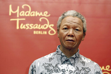 Enhüllung der Wachsfigur von Nelson Mandela,  Berlin