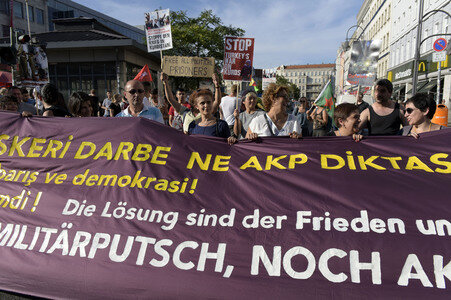 Protest gegen das Vorgehen der türkischen Regierung nach dem gescheiterten Militärputsch
