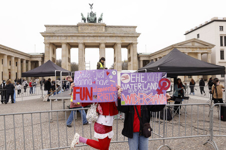 Kundgebung 'Es reicht! Sexualisierte Gewalt stoppen' in Berlin