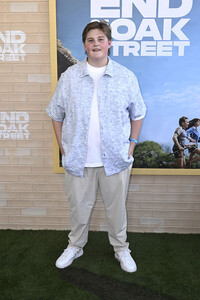 Filmpremiere 'The End of Oak Street' in Burbank