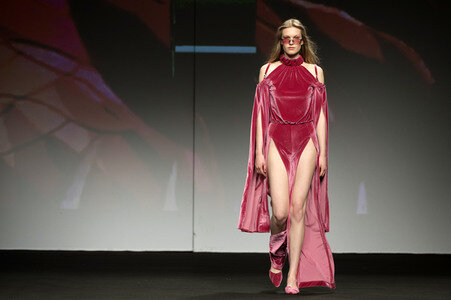 Cherry Massia Fashion Show auf der Mercedes-Benz Fashion Week Madrid Herbst/Winter 2019