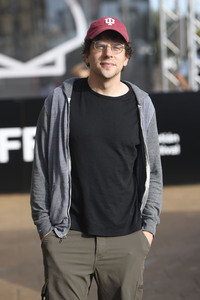 22.09.2026<br>Ankunft von Jesse Eisenberg auf dem San Sebastian International Film Festival 2026