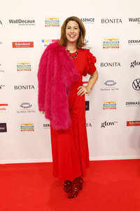 Goldene Bild der Frau 2025 in Hamburg