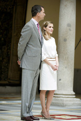Spanish Royals Receive 'Ruta Quetzal BBVA 2014' Youth Group, Madrid