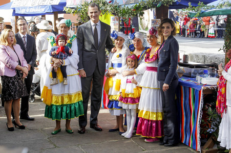 König Felipe und Königin Letizia besuchen Colombres