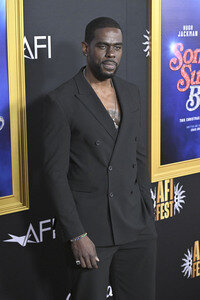 Closing Ceremony und Filmpremiere 'Song Sung Blue', AFI Fest 2025 in Los Angeles