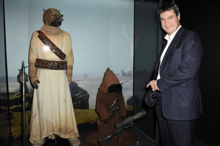 Markus Söder besucht 'Star Wars Identities' in München