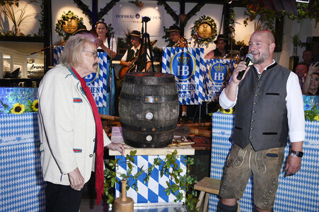 Wiesn Anstich 2026 im Hofbräu Berlin