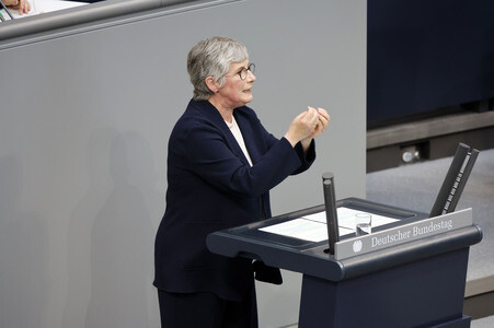 83. Sitzung des Deutschen Bundestages in Berlin