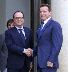 Francois Hollande empfängt Arnold Schwarzenegger im Élysée-Palast, Paris