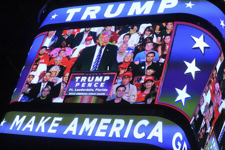 Wahlkampfveranstaltung von Donald Trump un Sunrise