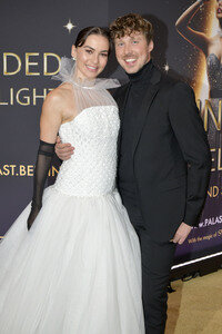 Weltpremiere der 'Blinded by Delight' Grand Show 2025 in Berlin