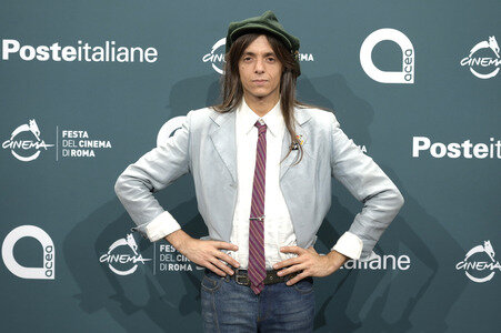 Photocall 'La Chitarra Nella Roccia - Lucio Corsi dal Vivo all'Abbazia di San Galgano', Internationales Filmfestival Rom 2025