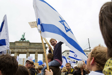 'Deutschland steht auf: Nie wieder Judenhass!' Demonstration, Berlin