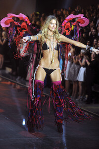 Victoria's Secret Fashion Show 2015