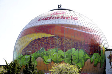 Zeiss-Großplanetarium Berlin als 30m großen Burger