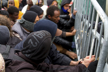 Französische Polizei räumt Flüchtlingslager bei Calais